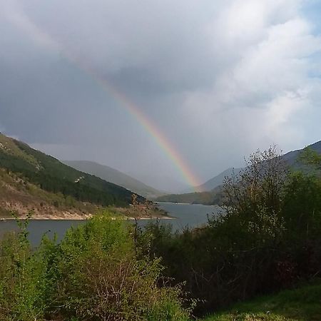 Zavojsko Jezero - Vila Jezero Pirot Kültér fotó